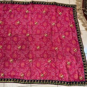 Beautiful pink Bandhani saree 🌸